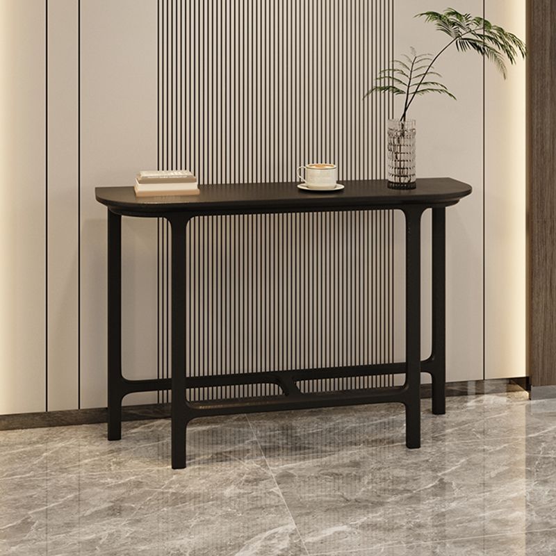 Elegant console with a classic design