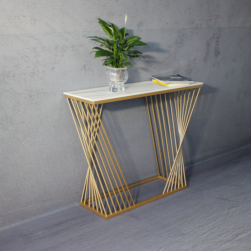 Console with a modern and elegant design
