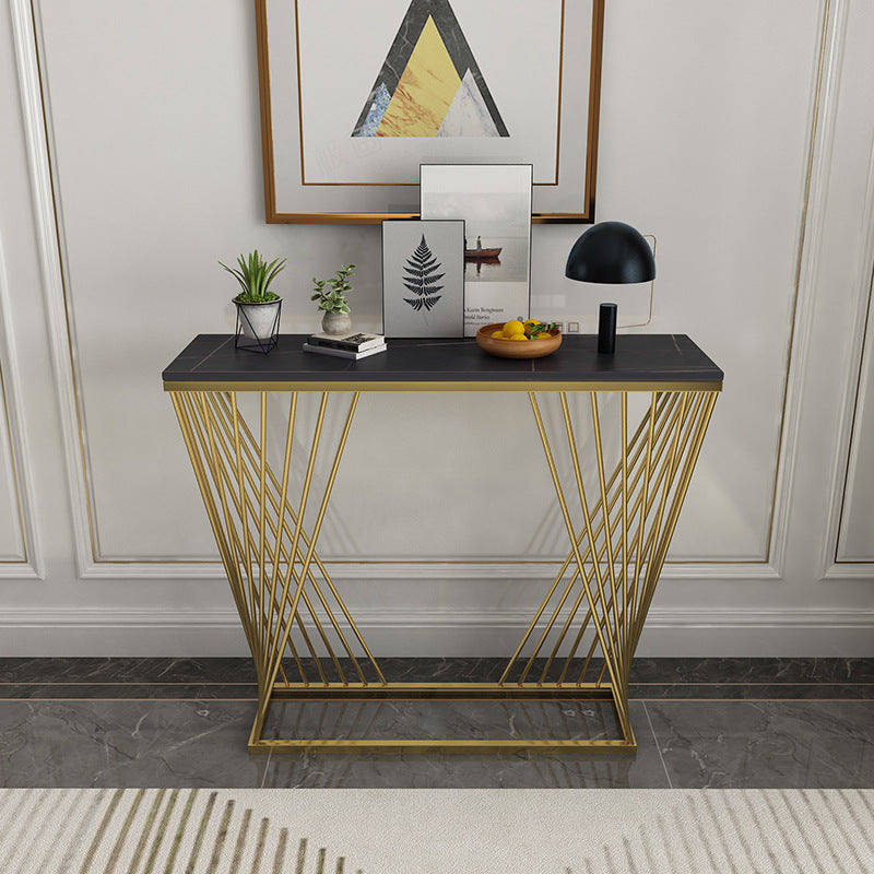 Console with a modern and elegant design