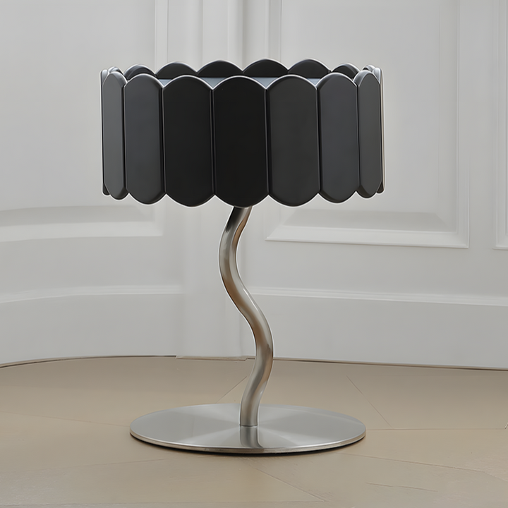 طاولة جانبية مميزة