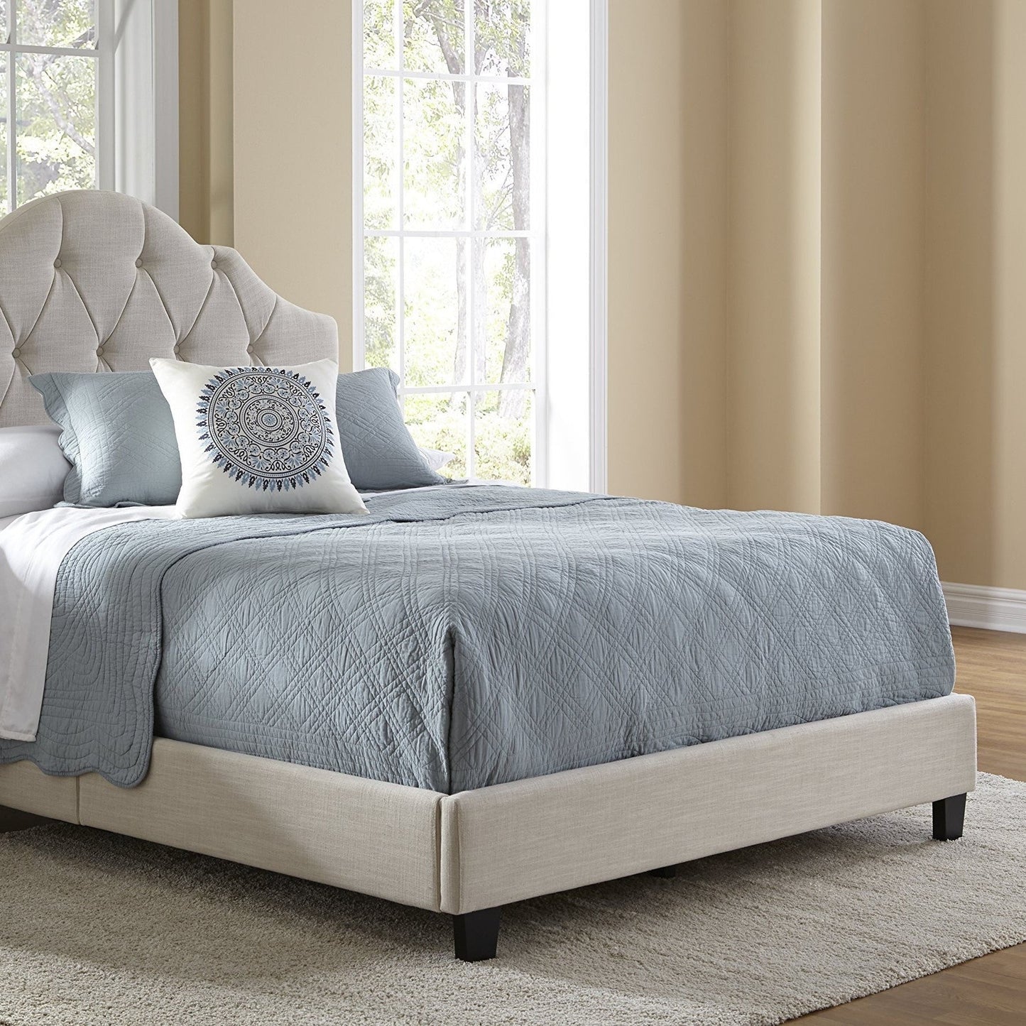 Luxury classic bed