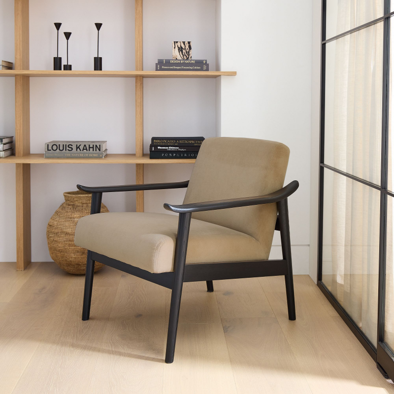 The elegant Eliara chair