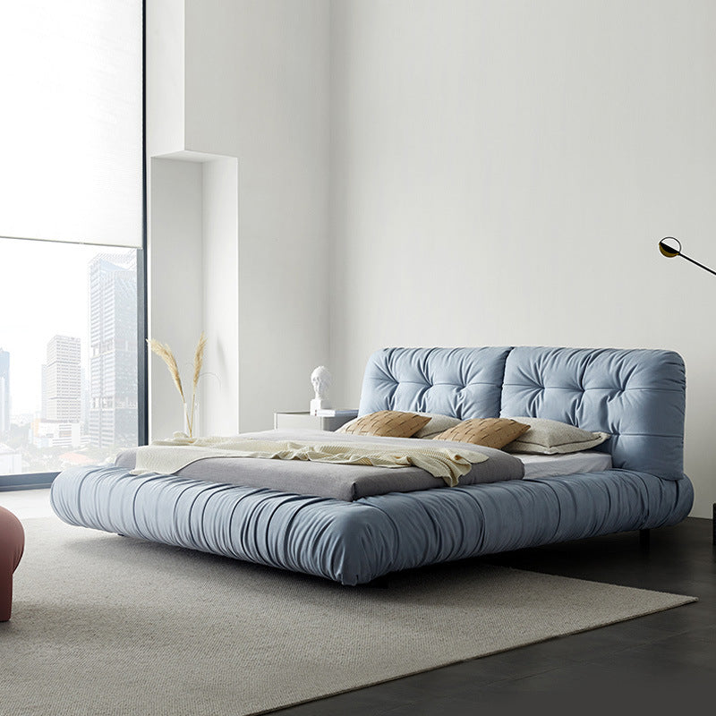 Distinctive cloud bed with rounded edges