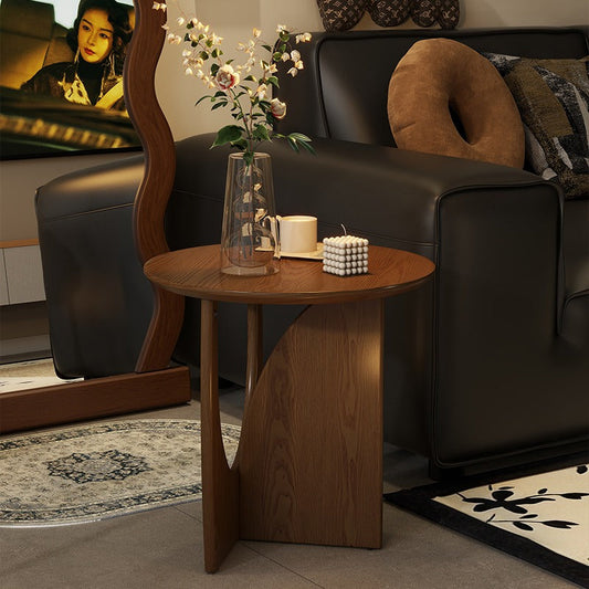 طاولة جانبية بتصميم مبتكر