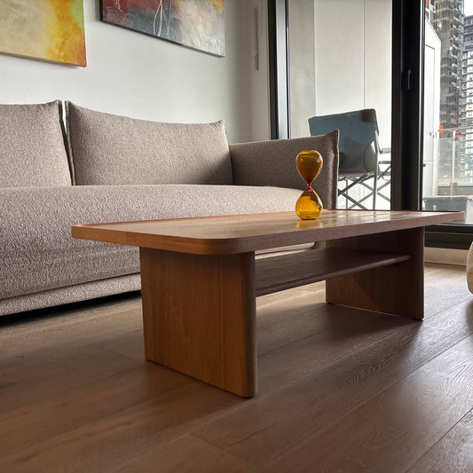 طاولة خشبية فاخره