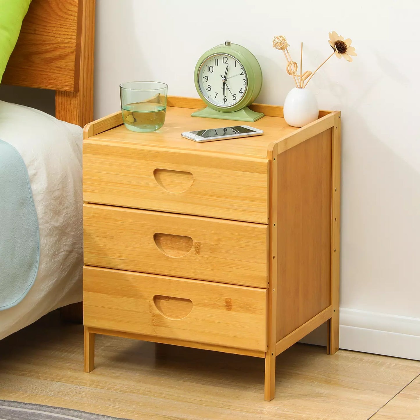 Classic design chest of drawers
