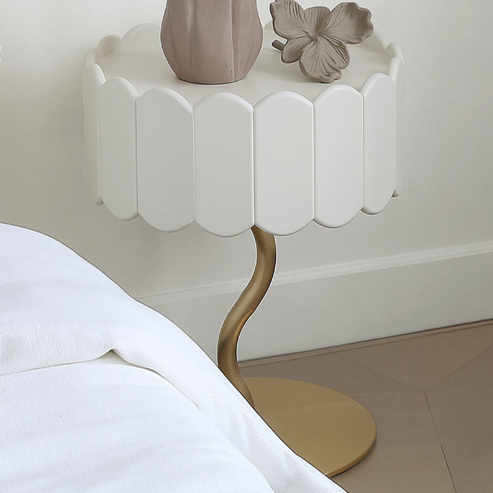 طاولة جانبية مميزة