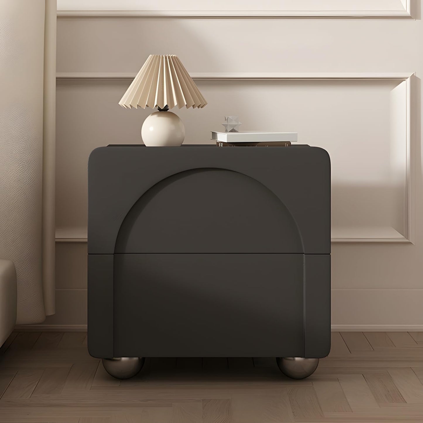 Chest of drawers with a simple, modern design 