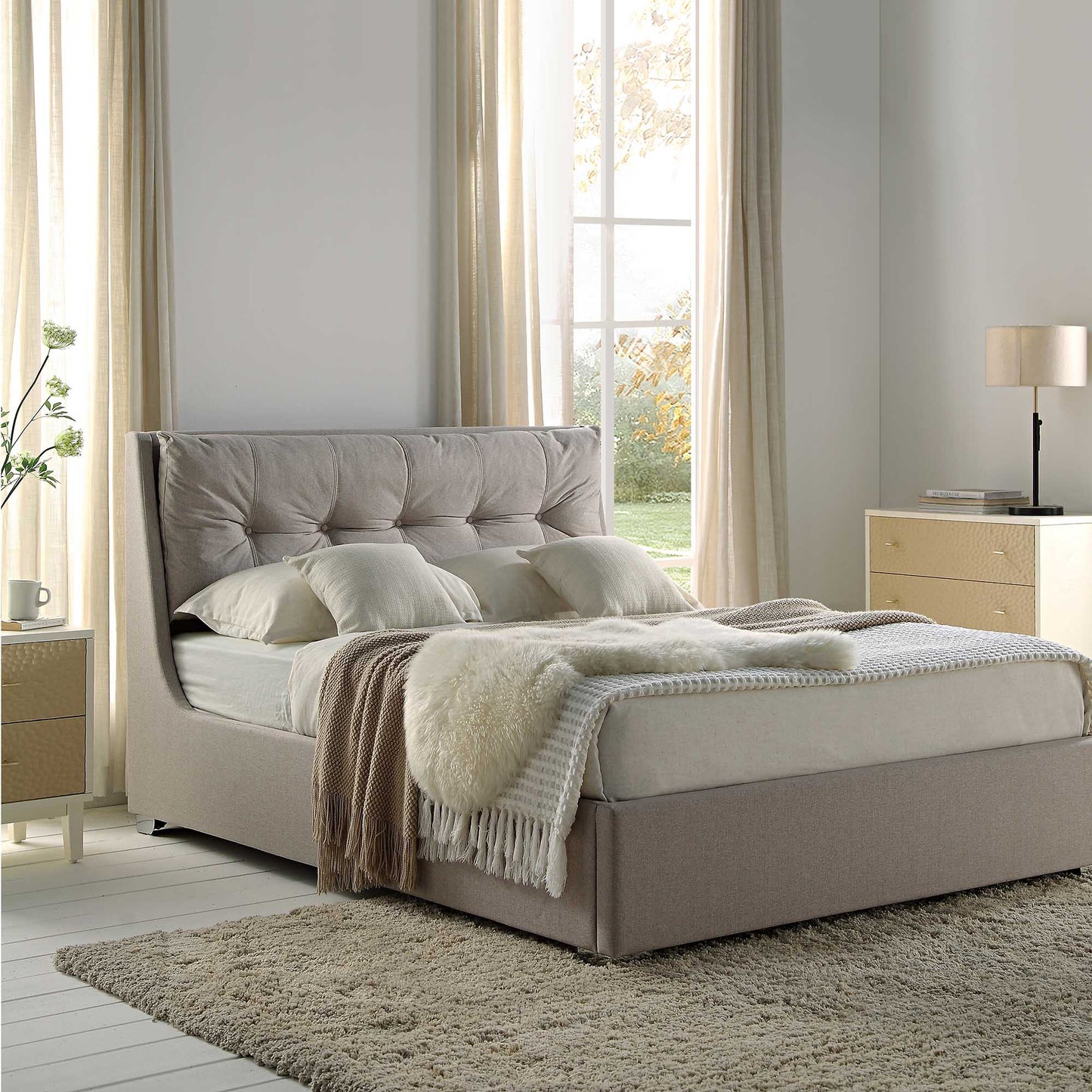 Selena Modern Bed