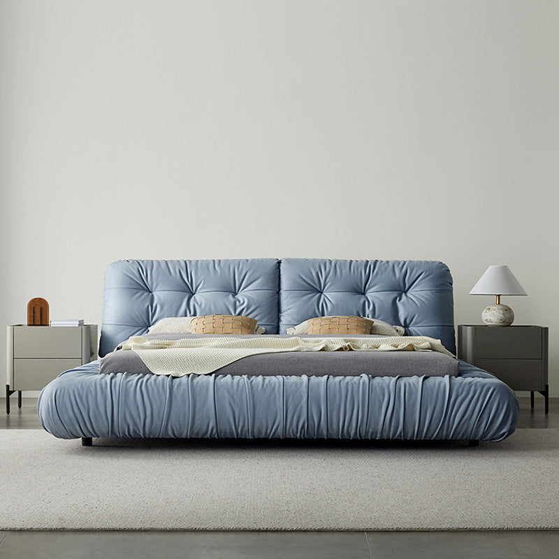 Distinctive cloud bed with rounded edges 