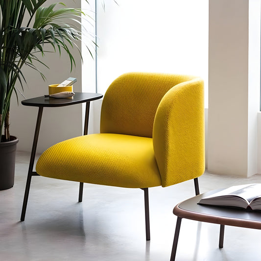 كرسي مع طاولة جانبية مميزة