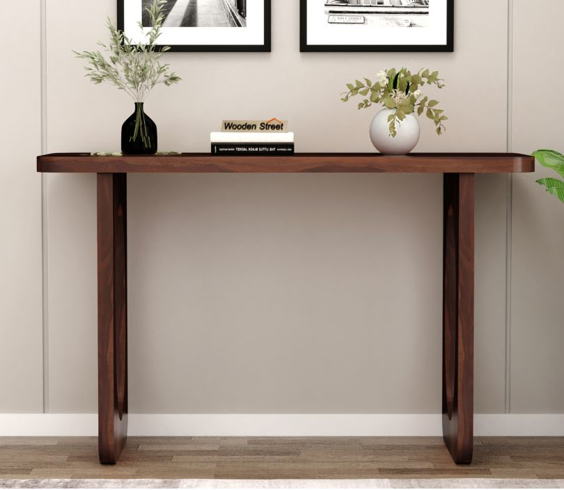 Vera's elegant console